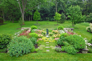 This is an example of a rustic landscaping in Toronto.
