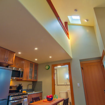 Susan's Cottage: Studio with Upstairs Loft