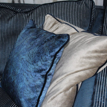 Refined Luxury: Navy and Silver Lounge Concept
