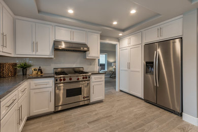 Trendy kitchen photo in Orange County