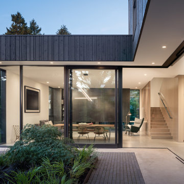 Yo-Ju Courtyard House