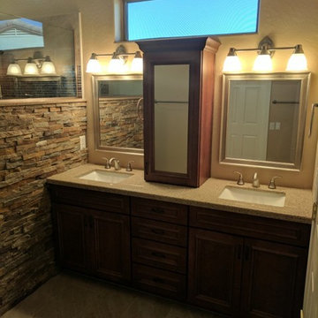 Master Bath Suite With Ledgestone
