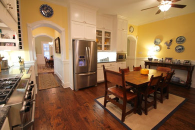 Inspiration for a timeless kitchen remodel in Dallas