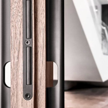 PULL HANDLE YES & MAGNETIC