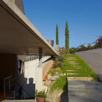 UNIFAMILIAR TIANA