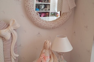 モスクワにあるトラディショナルスタイルのおしゃれな子供部屋の写真