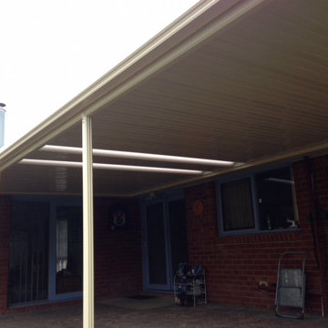 Flat roof pergola