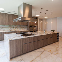LEICHT CABINETS - Kitchen Cabinetry
