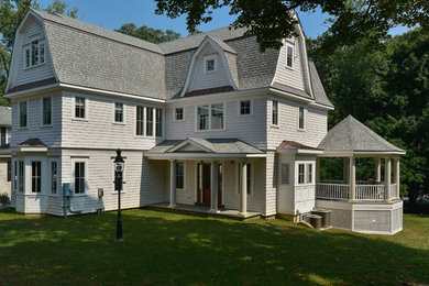 Inspiration for a timeless exterior home remodel in New York