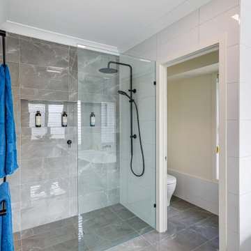 Captivating Minimalist Master Bathroom Renovation