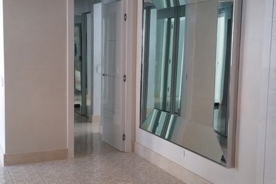 Example of a minimalist entryway design in New York
