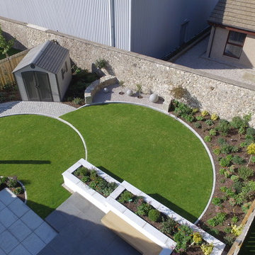 Contemporary city garden in Stoneywood