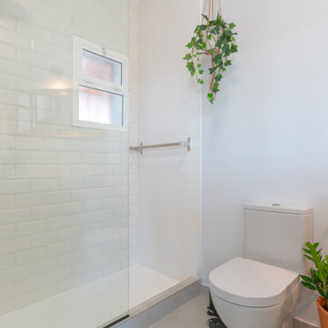 Estudio mediterráneo con terraza al mar