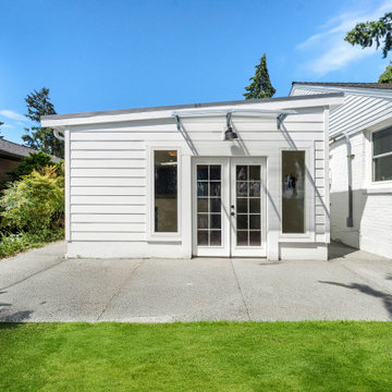 ADU Private Entrance with French Doors - View Ridge, Seattle