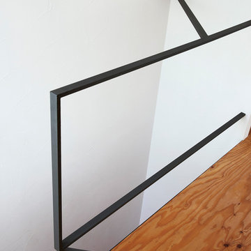 8HOUSE ミニマリストの二世帯住宅