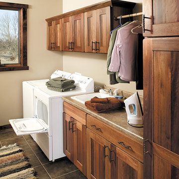 Door style: Pendleton RSP | Species: Rustic Hickory | Finish: Amber
