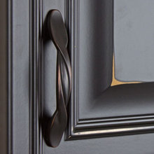 door and drawer pulls