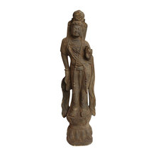 statue