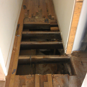 Wood floor repairing. Weaving flooring.