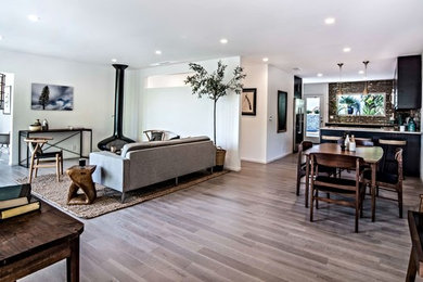 Inspiration for a modern home design remodel in Los Angeles