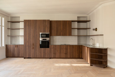 Cette photo montre une cuisine tendance.