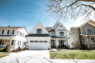 Country exterior home idea in Chicago
