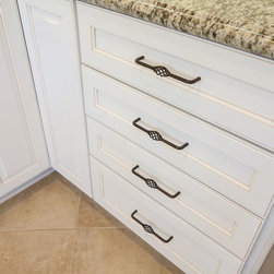 Dynasty Wakefield Maple Pearl Caramel - Kitchen Cabinetry