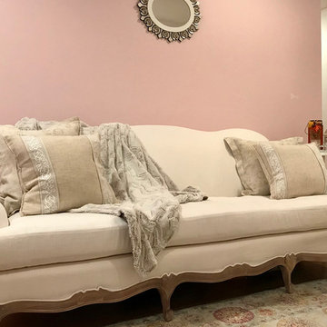We  seeing our #Passementerie and #europatex #textiles on #customsofa
