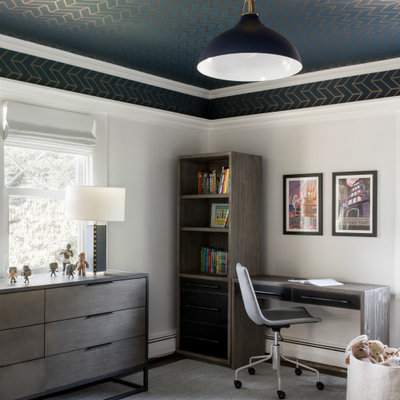 Example of a transitional kids' room design in New York