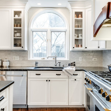 Contemporary and Tailored Interior Design in Oak Park