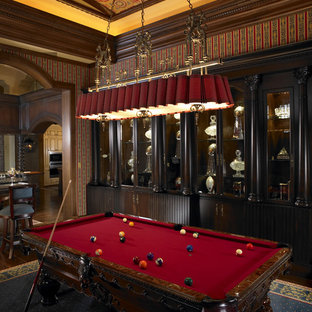 Ispirazione per un soggiorno mediterraneo con sala giochi e pareti beige