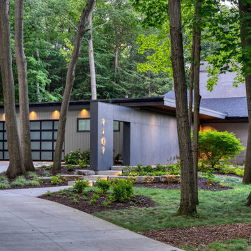 Modern Retreat in the Woods