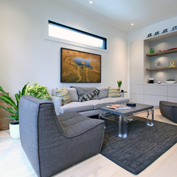 Belize Modern