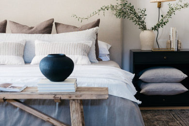 Example of a bedroom design in Phoenix