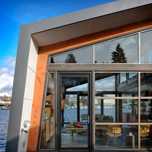 houseboat