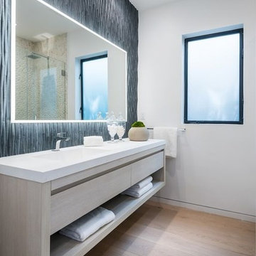 remodeling in N Croft LA (bathroom)