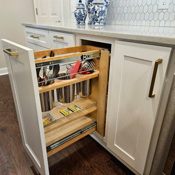 Beautiful Transitional Kitchen Remodel With Two-Tone Cabinets