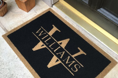 Elegant entryway photo in Austin