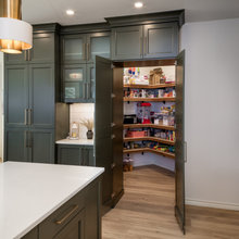 butler's pantry/prep kitchen