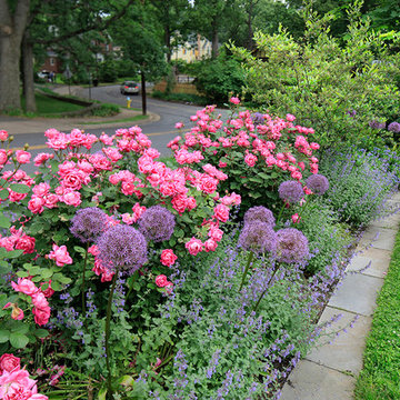 Entry Garden with Red Bench