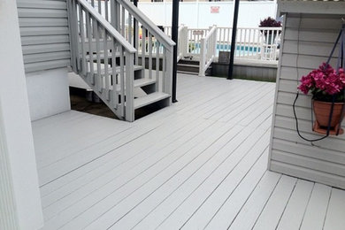 Inspiration for a traditional deck in New York.