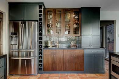 Home bar - mid-century modern home bar idea in Houston
