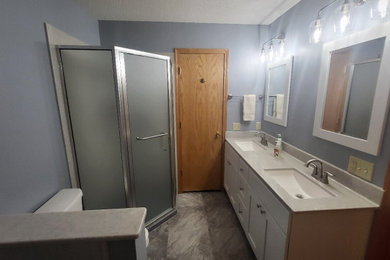 Bathroom - bathroom idea in Minneapolis