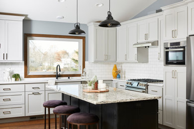 Transitional kitchen photo in Minneapolis