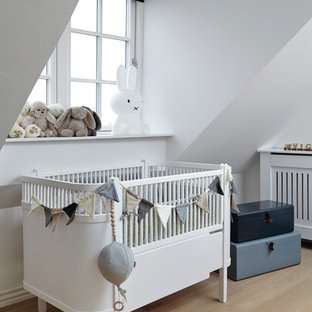 Houzz Tours - Astrid Larsen