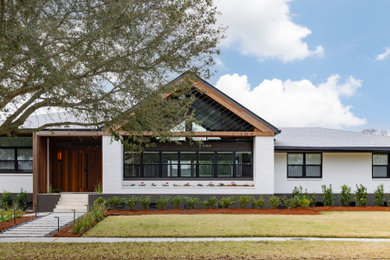 Inspiration for a 1960s exterior home remodel in New Orleans