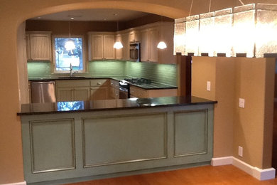 Inspiration for a timeless kitchen remodel in Austin