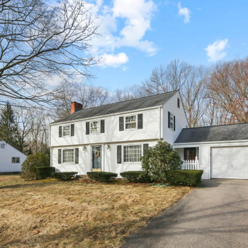 251 Buttonball Ln, Glastonbury, CT 06033
