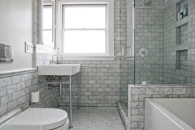 Example of a classic bathroom design in San Francisco