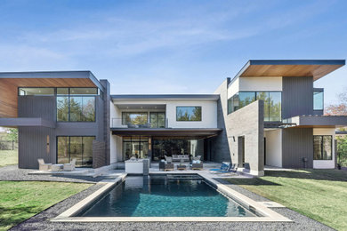 Example of an exterior home design in Dallas